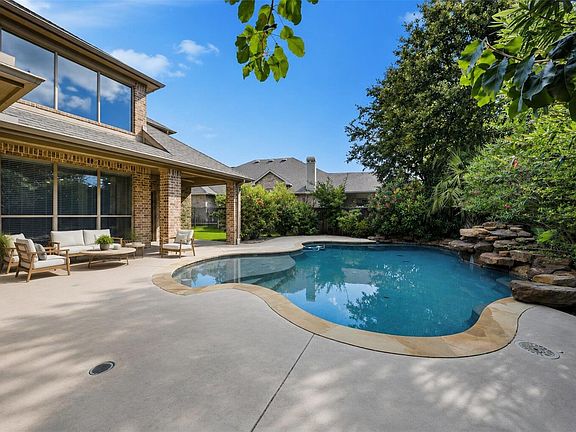 2nd image of 63 Vershire Cir