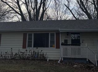 506 N Walnut St, Paola, KS 66071