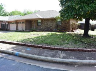 12 S Lockeport Dr, Edmond, OK 73003