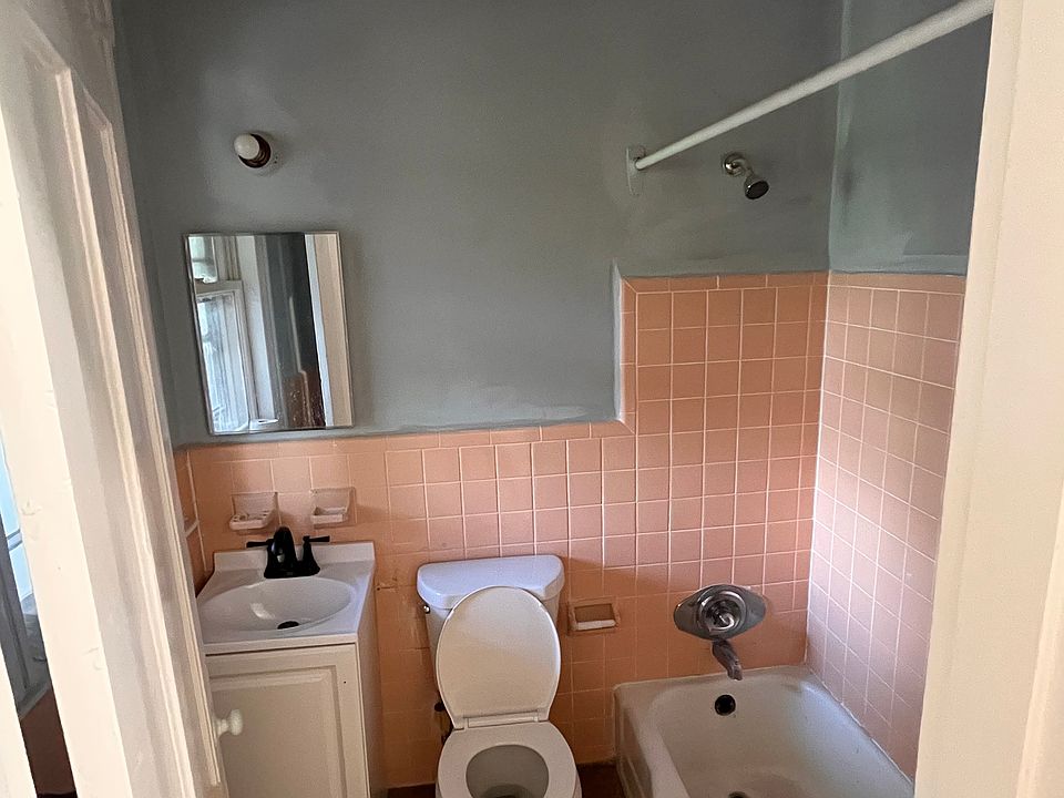 2nd image of 240 Sargeant St Unit 1