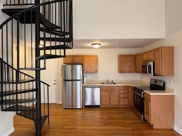 680 Boston Post Rd APT 18, Milford, CT 06460