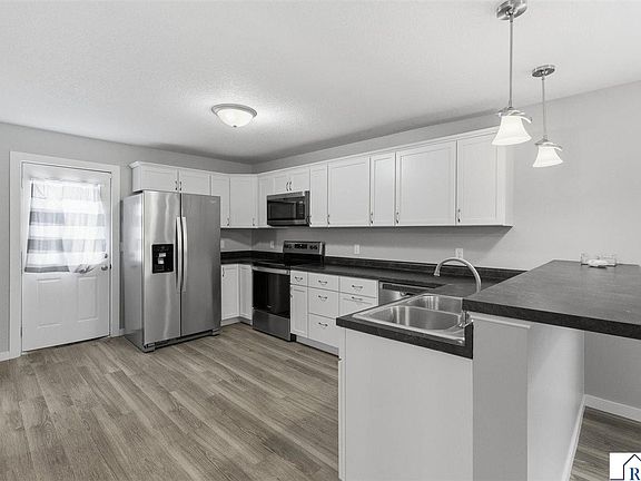 4th image of 605 Le Hillier St