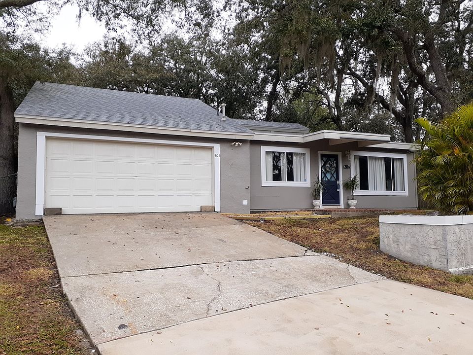 1st image of 304 Hidden Lake Dr