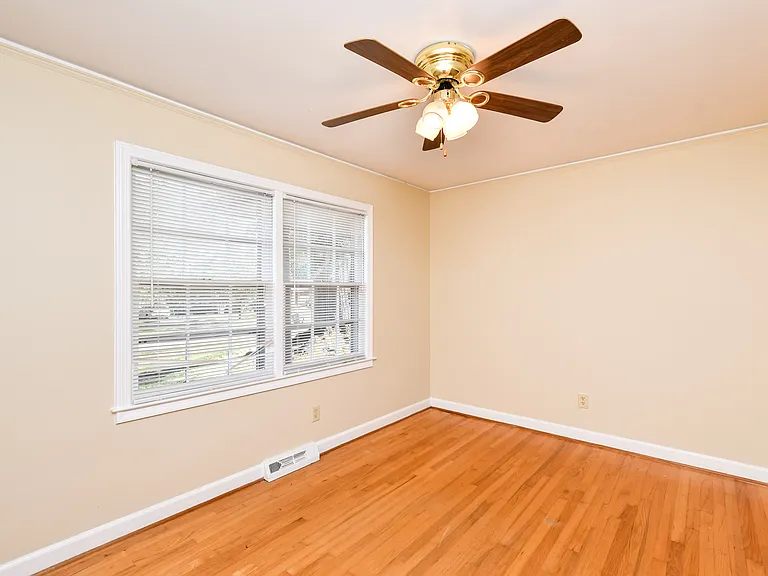 619 Heathwood Dr — Photo 14