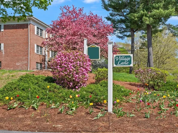 12 Village Ln APT 43, Tyngsboro, MA 01879