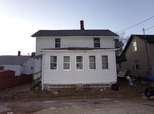 208 Roselawn Ave, Muscatine, IA 52761