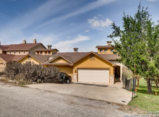 946 Parkview Dr, Canyon Lake, TX 78133