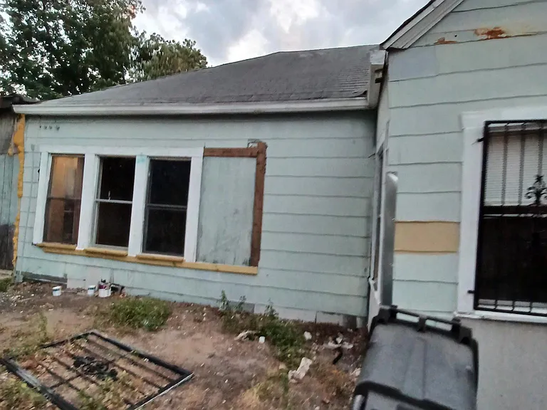 1718 Schley Ave — Photo 3