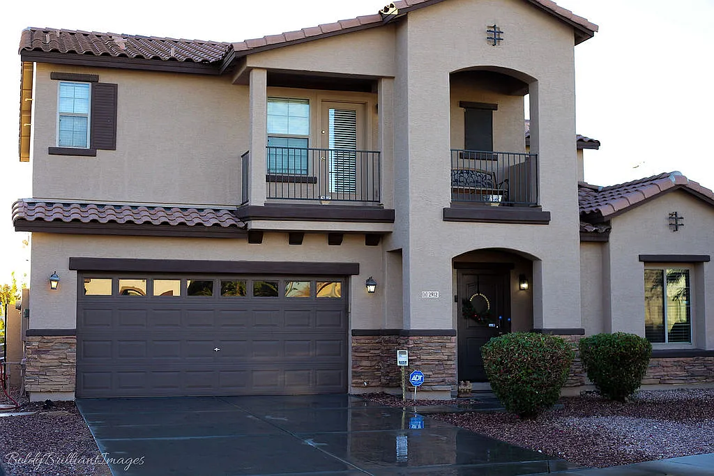 S 74th Ln, Phoenix — Photo 1