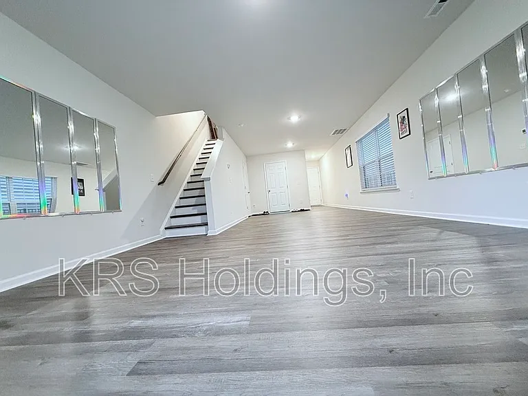 4136 Trevino Dr — Photo 5