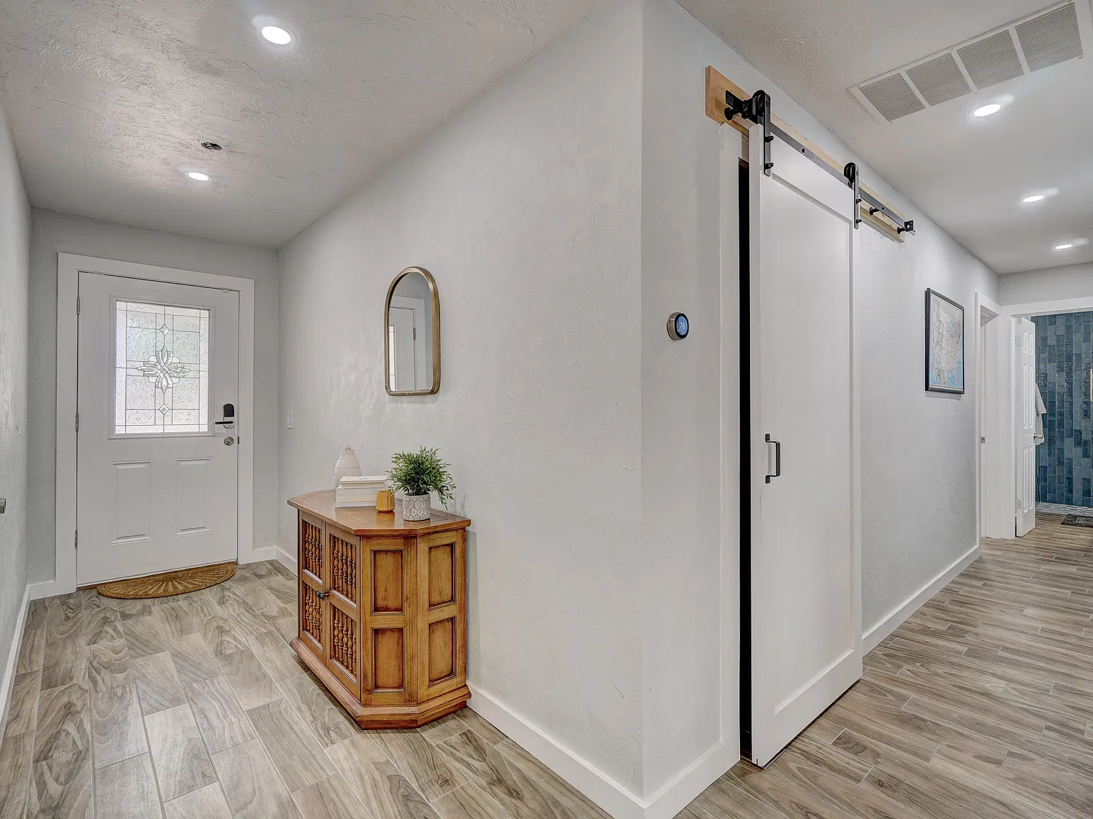 3 bed, 1602 sqft, $2,350 — Photo 2