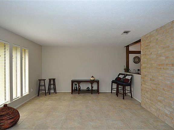5th image of 3807 Glen Ivy Dr