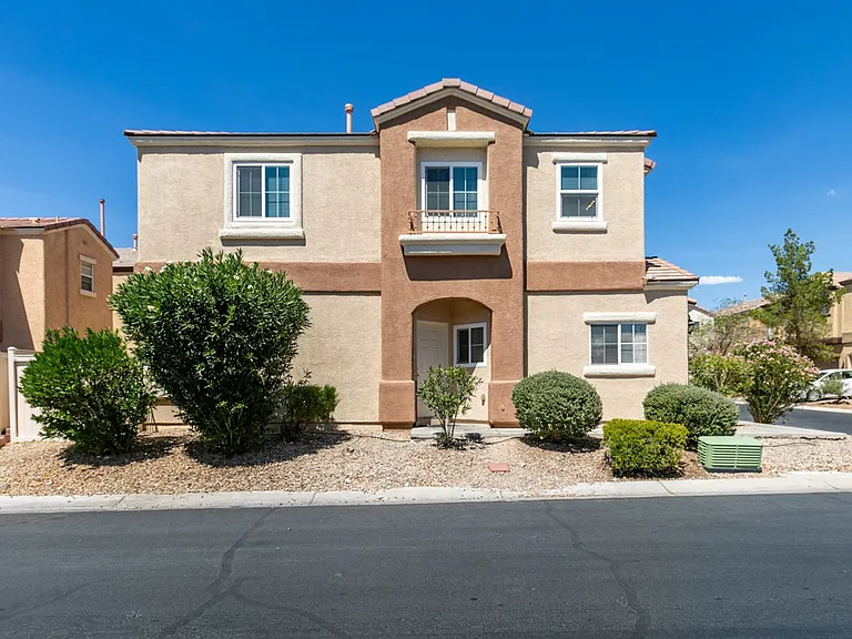 892 Blue Rosalie Pl — Photo 4