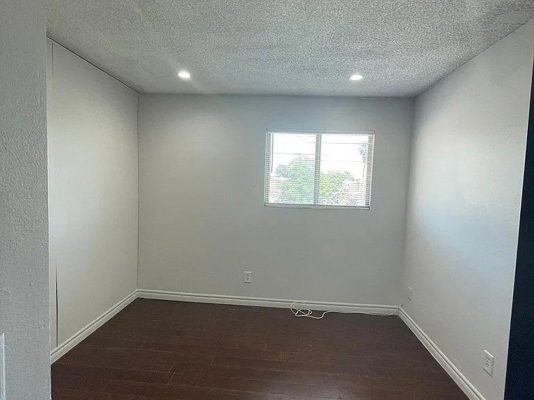 700 E Nelson Ave #C — Photo 10