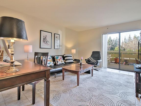 5th image of 576 W Parr Ave Unit 4