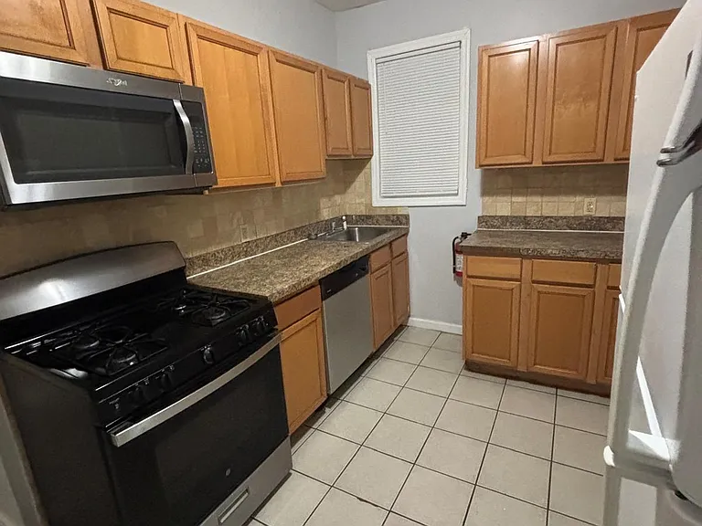 11 Dwight St #A — Photo 6