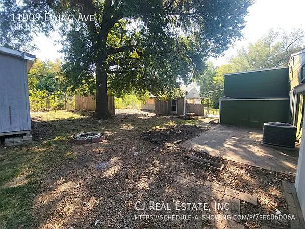 11009 Ewing Ave — Photo 11