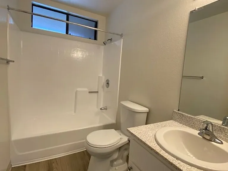 Summer Brook Apartments — Photo 38