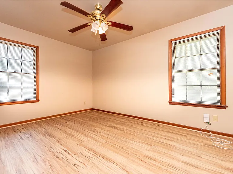7602 Delafield Ln — Photo 13