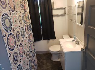 189 6th St #A, Midland, PA 15059