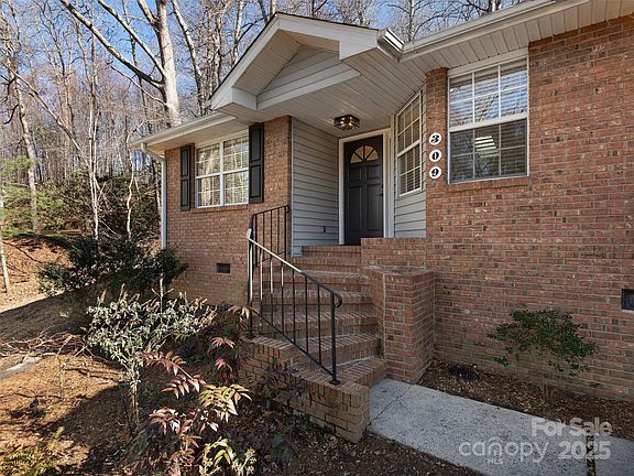 4th image of 309 Derby Ln