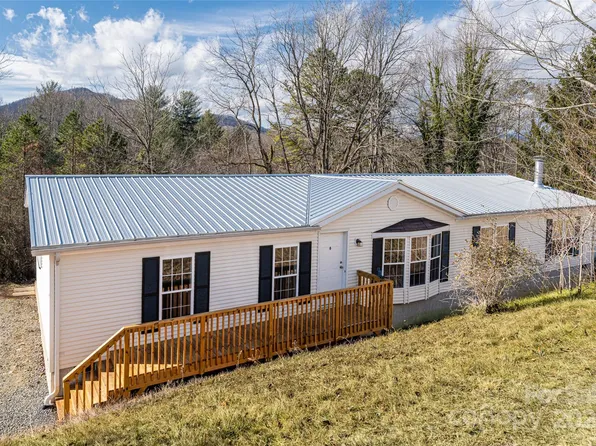 107 Cole Rd, Leicester, NC 28748