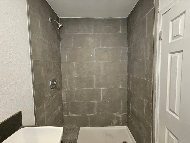 2111 W 54th St #2 — Photo 5