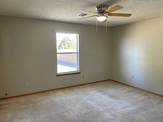 1372 Challenger Ave — Photo 7