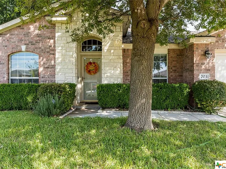 703 Prospector Trl — Photo 1