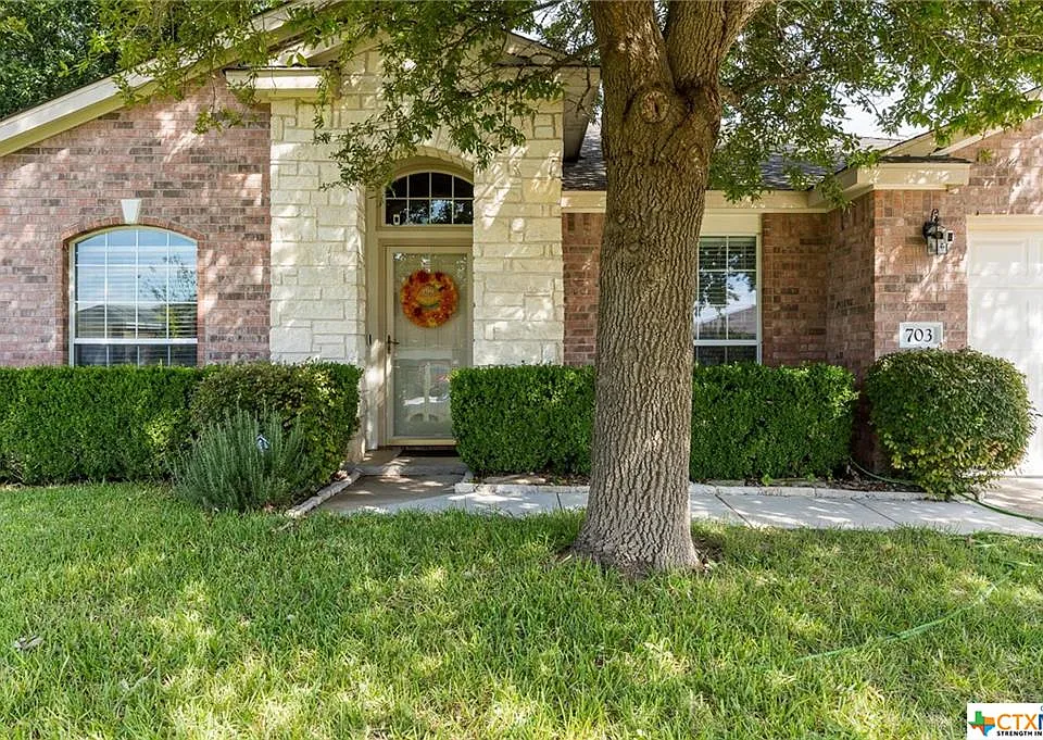 703 Prospector Trl