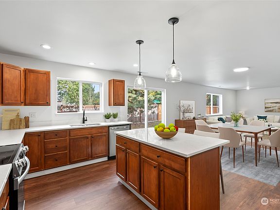 5th image of 18729 95th Avenue Ct E