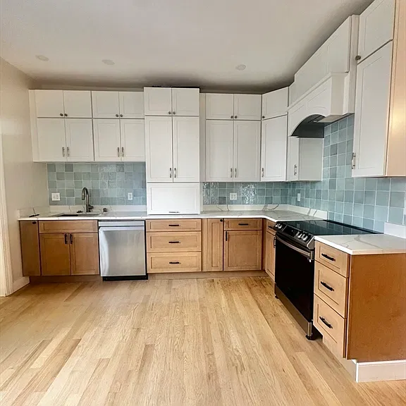 12 Story St #2 — Photo 3