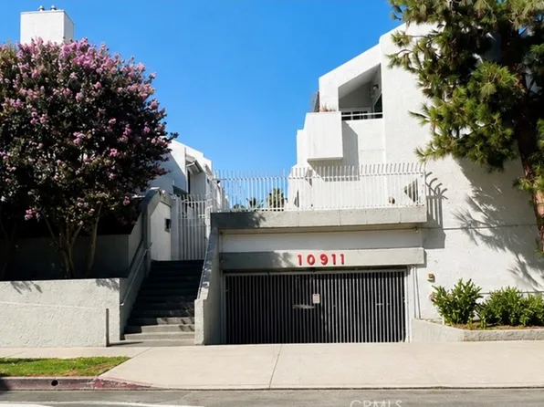 10911 Bluffside Dr APT 22, Studio City, CA 91604