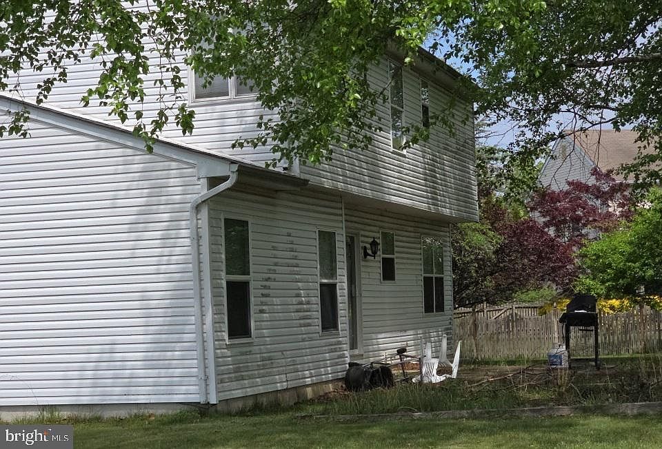 2nd image of 67 Larkspur Cir