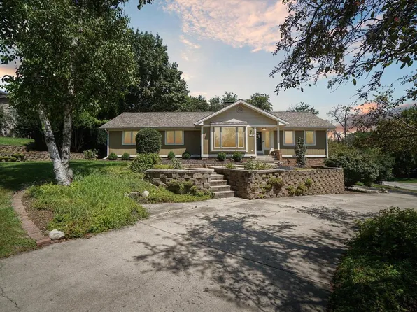 1290 Lexington COURT, Brookfield, WI 53045