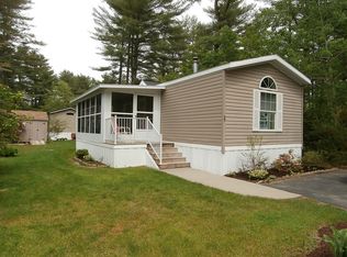 39 Maple Dr, Gorham, ME 04038