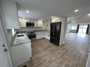 24 Cecil Ave, Hampstead, NH 03841