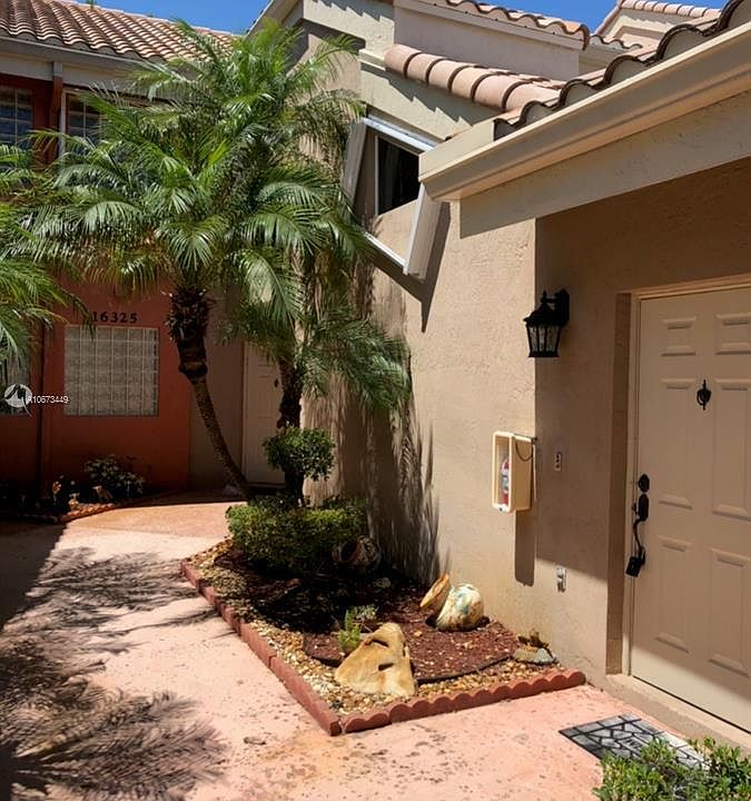 1st image of 16327 Malibu Dr
