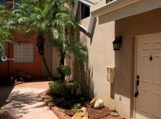 16327 Malibu Dr, Weston, FL 33326