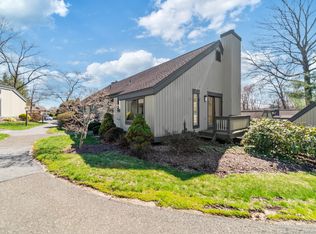 917 Heritage Vlg #B, Southbury, CT 06488