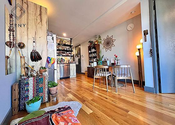 2nd image of 374 Kosciuszko St #4D