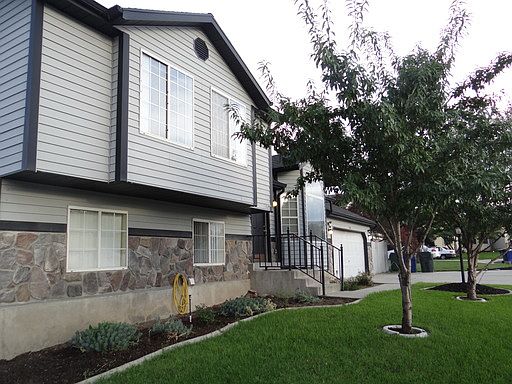 1st image of 4641 S Forest Wood Dr
