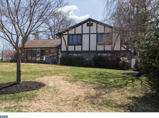 1833 Bertram Rd, Huntingdon Valley, PA 19006