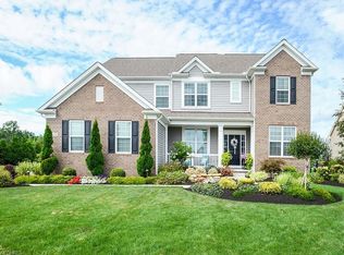 36592 S Park Dr, Avon, OH 44011