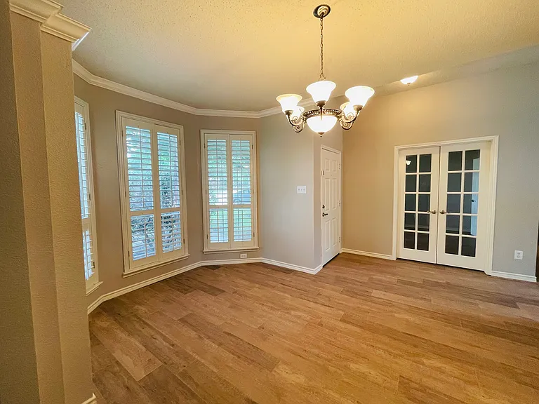 5621 Flowerwood Ln — Photo 11