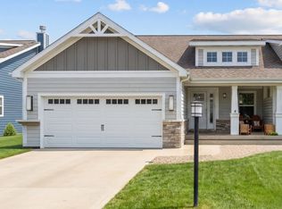 10870 Scarlet Oak Dr, Saint John, IN 46373