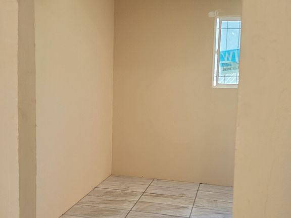 5th image of 1551 E 41st St #B