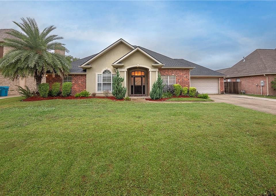 1st image of 319 Riverwood Dr