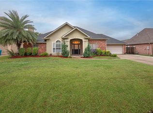319 Riverwood Dr, Saint Rose, LA 70087