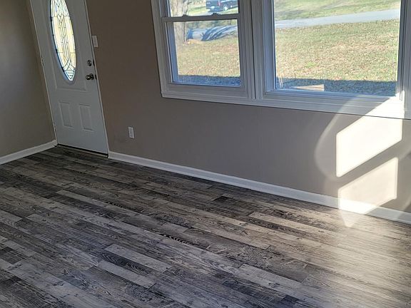 3rd image of 199 Marian Dr